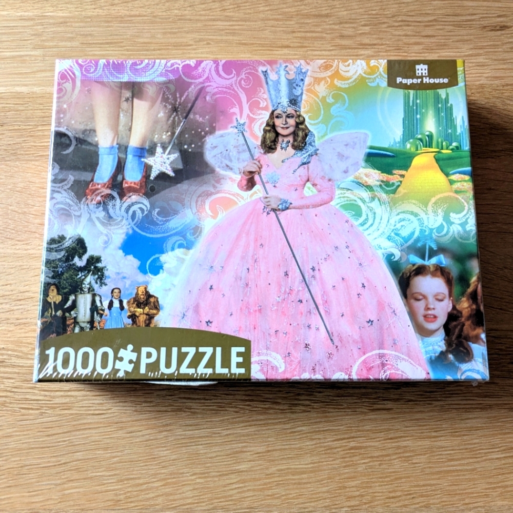 Glinda The Good Witch 1000 Piece Paper House Puzzle